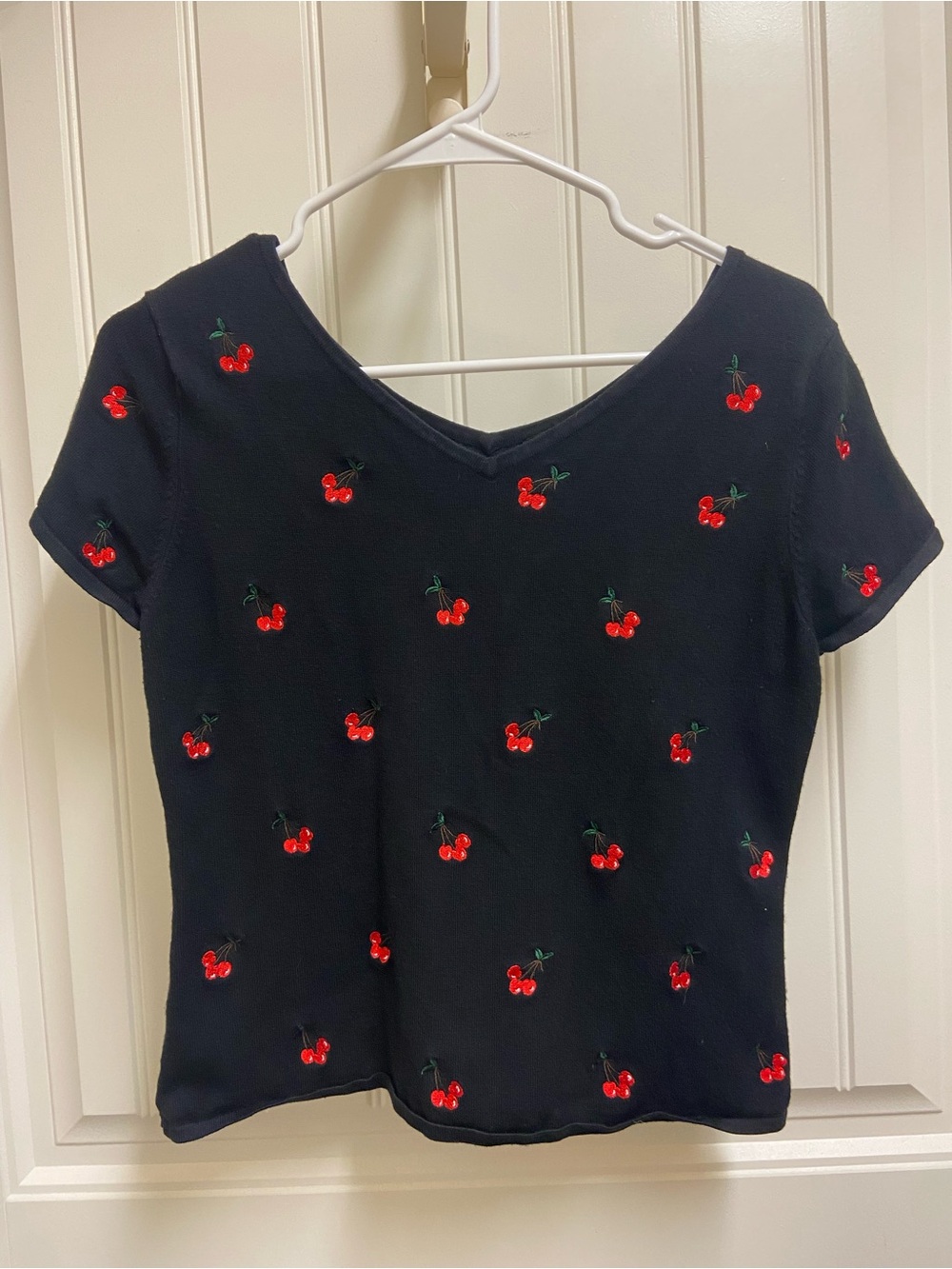 Adorable Vintage Sydney Easton Cherry Embroidered V-Neck Short Sleeve Sweater